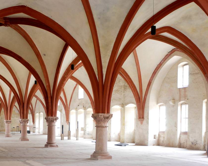 historie_teaser_RHG-3196_Mönchsdormitorium_(c)Stiftung-Kloster-Eberbach_p historie_teaser_RHG-3196_Mönchsdormitorium_(c)Stiftung-Kloster-Eberbach_p